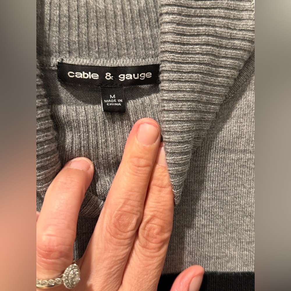 Cable & Gauge Black Gray Colorblock Turtleneck Sweater Size M - Picture 4 of 8